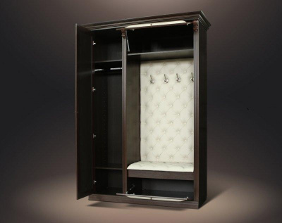 Прихожая Б5.1-1 (дверь слева с зеркалом). Фото